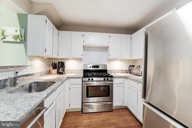 Building Photo - 12012 Taliesin Pl