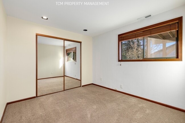 Building Photo - 15313 SE 43rd Pl