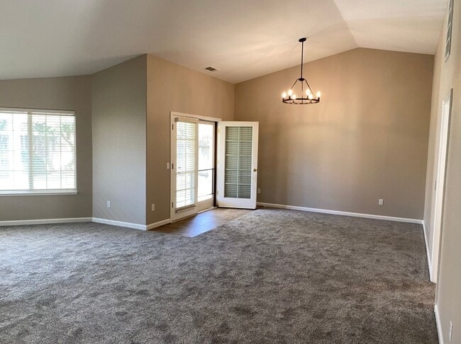 Building Photo - 4 bedroom with a 3 car garage!
