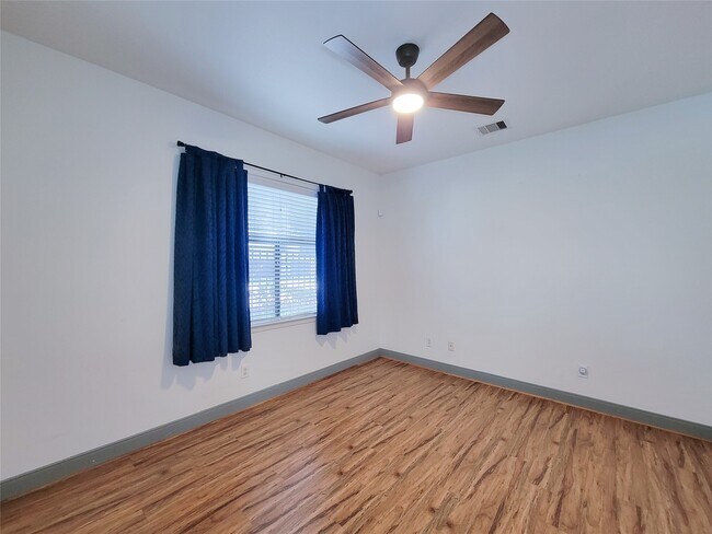 Building Photo - 1432 Ennis St