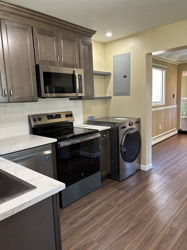 Building Photo - 1014 Circle Dr