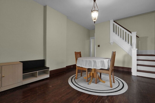 Building Photo - 182 E Patterson Ave