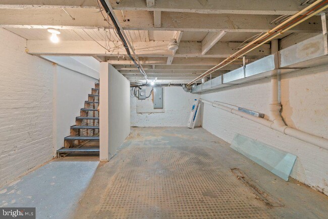 Building Photo - 226 S Patterson Park Ave