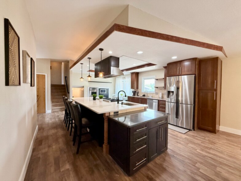 Building Photo - 301 W Mangrum Dr