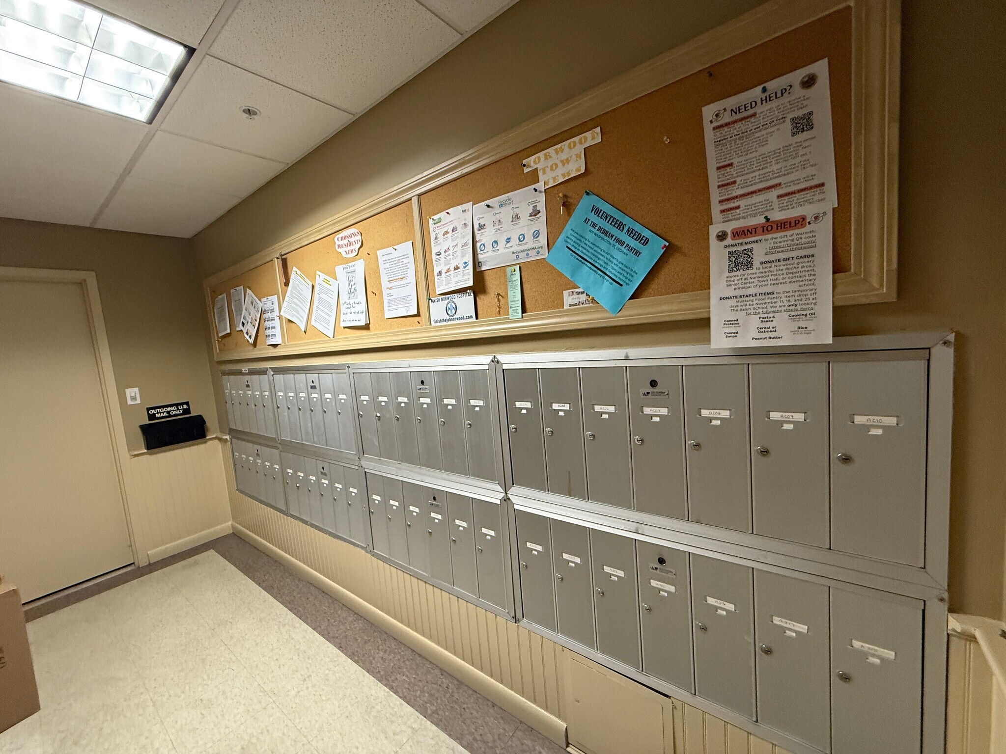 Building Photo - 211 Central St