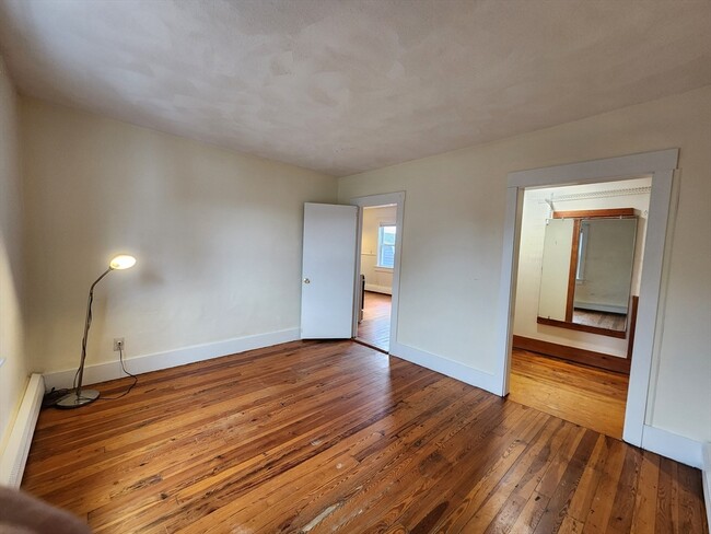 Building Photo - 72 Derby St