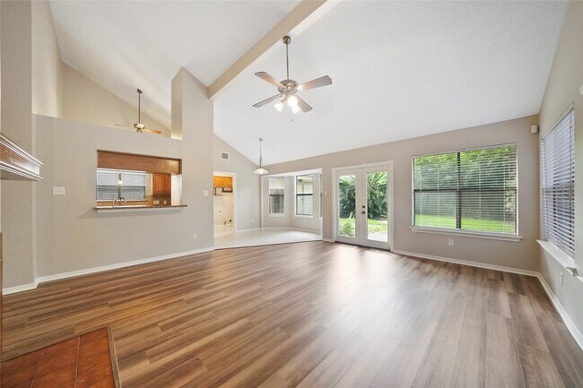Building Photo - 2402 Brookdale Dr