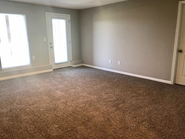 Building Photo - 4 Bed Attached Villa in Blue Springs