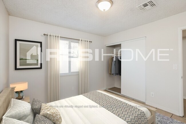 Building Photo - 8308 W Indianola Ave