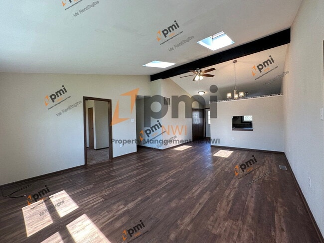 Building Photo - 404 Saginaw Dr