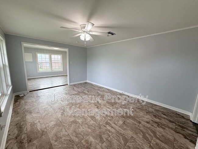 Building Photo - 3502 Center St