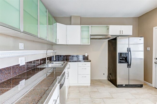 Building Photo - 1515 Sandy Springs Rd