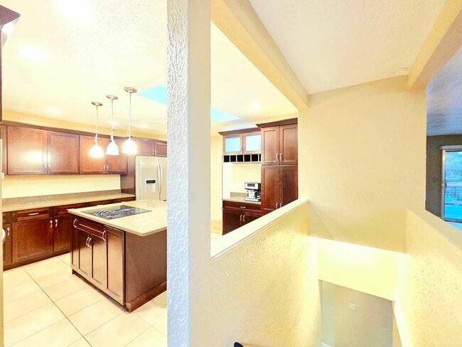 Building Photo - Large 4 Bed, 2 Bath in Desirable East Wena...