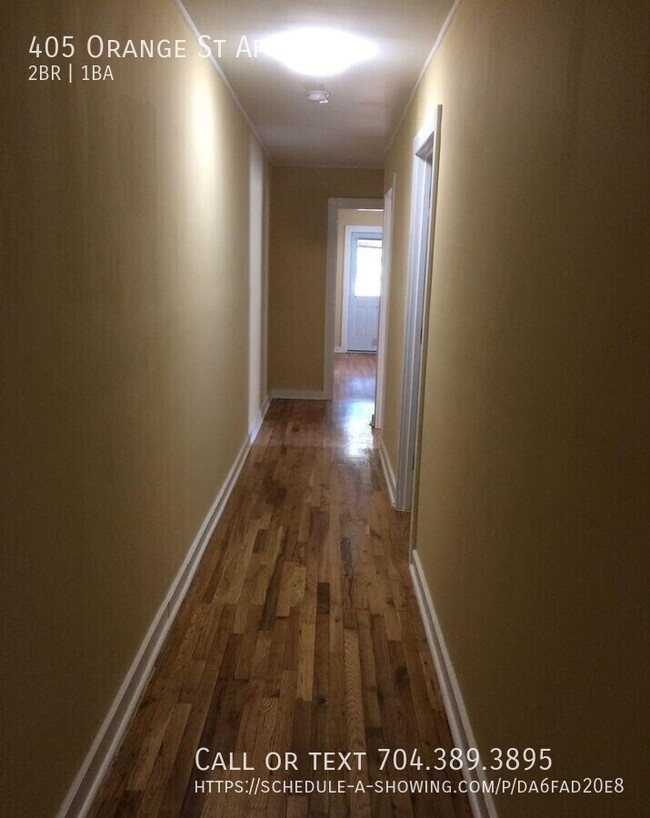 Building Photo - Apartment for rent. Close to Randolph and ...