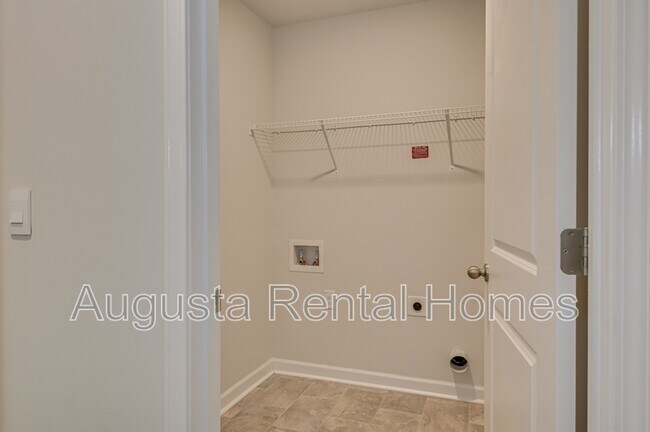 Building Photo - 5419 Thrasher Ln