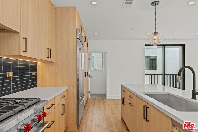 Building Photo - 14535 Killion St