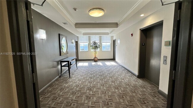 Building Photo - 2401 NE 65th St