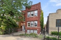 Building Photo - 3742 W Diversey Ave