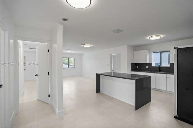 Building Photo - 5819 NW 30th Ave