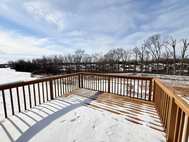 Building Photo - 8125 N Brown Station Rd