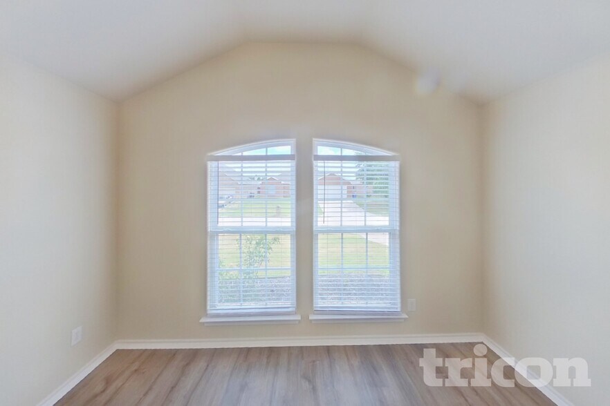 Building Photo - 1719 La Caya Dr