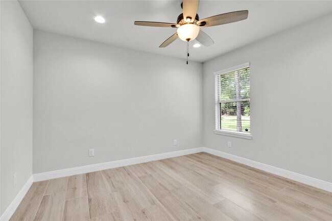Building Photo - 11087 Sutton Pl