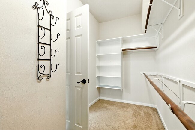 Building Photo - 19211 Countryhills Ct