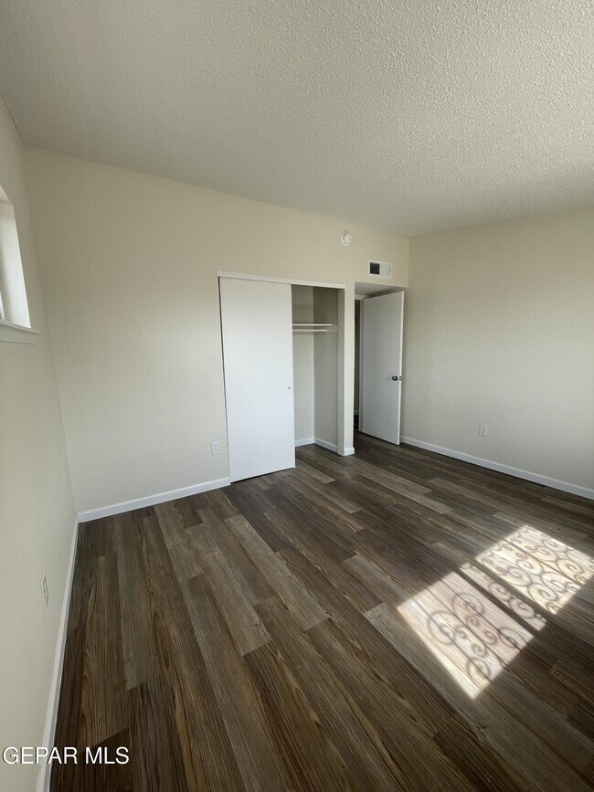 Building Photo - 312 Graphite Dr