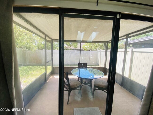 Building Photo - 2280 Ironstone Dr E