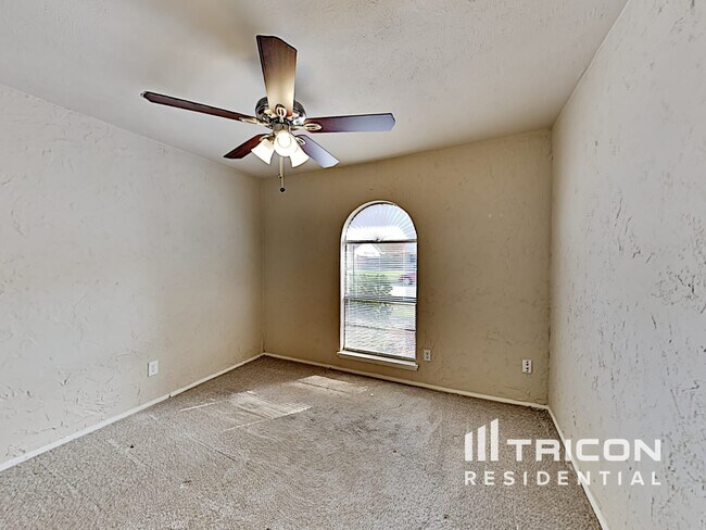 Building Photo - 3833 O'Hare Dr