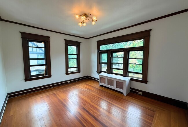 Building Photo - 62 Firglade Ave