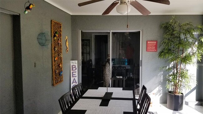 Building Photo - 22497 Glen Ave