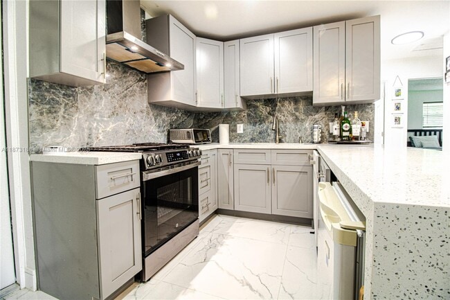 Primary Photo - 5601 SW 38th St