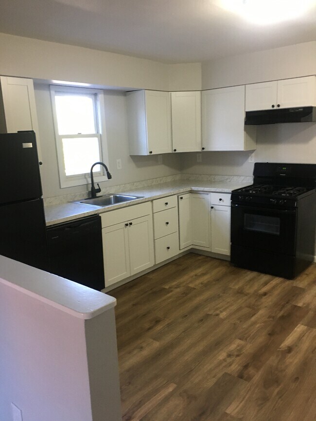 Building Photo - 788 Hazelwood Ave