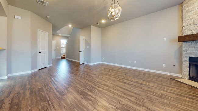 Building Photo - Beautiful home in Creek Meadow