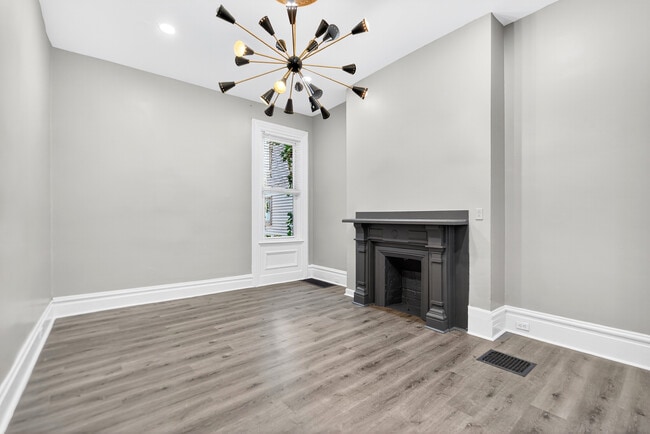 Building Photo - 517 Armandale St