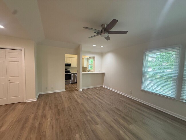 Building Photo - 2135 Acklen Ave