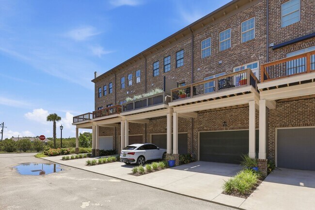 Building Photo - 508 Altamaha St