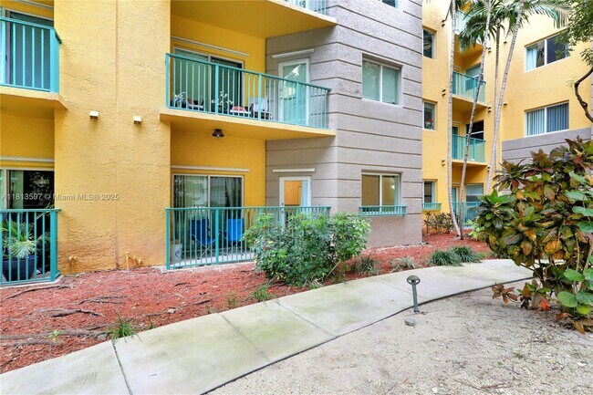 Building Photo - 6001 SW 70th St