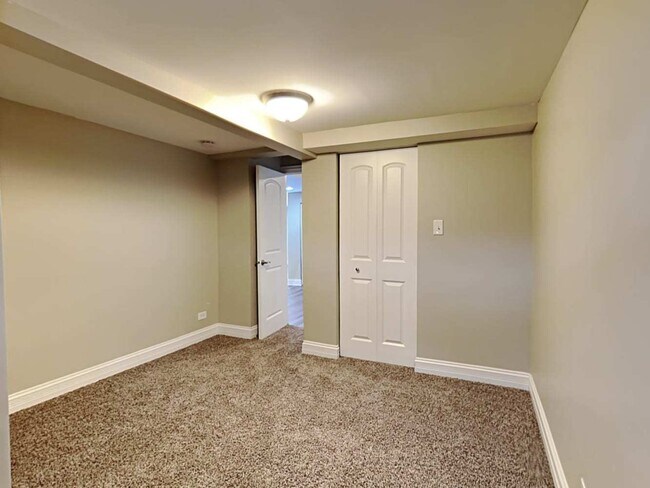 Building Photo - 9121 Mayfield Ave