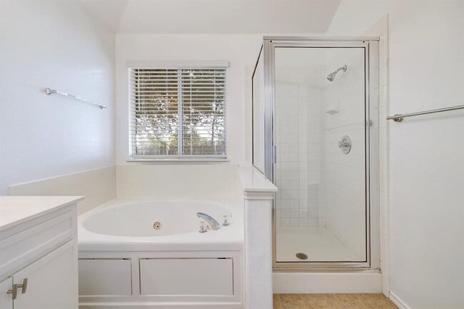 Building Photo - 1912 Avante Dr