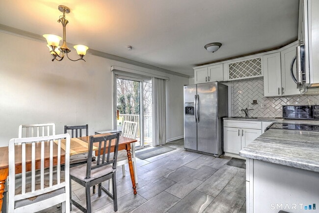 Building Photo - 42 Highland Ave