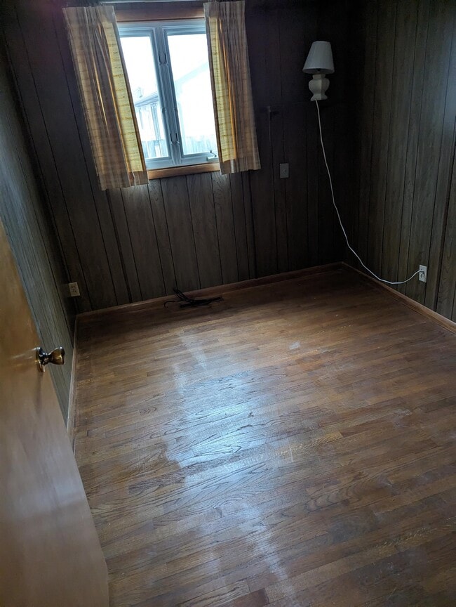 Building Photo - 9 Glenview Dr