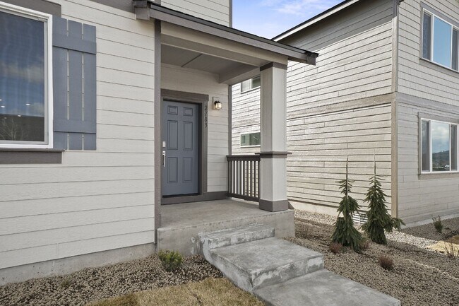 Building Photo - 2025 Built 3 Bedroom 2.5 Bath Liberty Lake home like new
