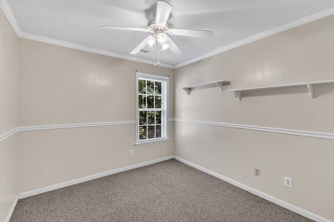 Building Photo - **Cute 3/2 Bungalow in Flaherty Farms**