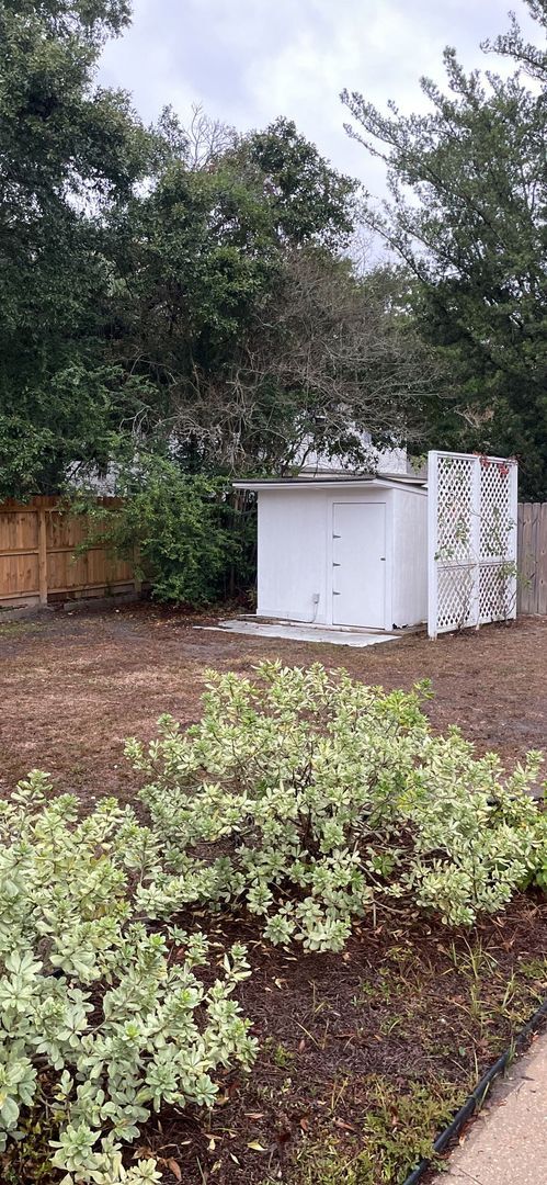 Building Photo - 3 BD 2 BA Home in the Bayou View School Di...