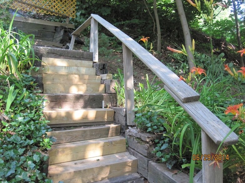 Building Photo - 909 U.S. 9W