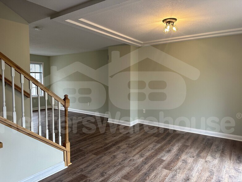 Building Photo - 6525 Appaloosa Ave N