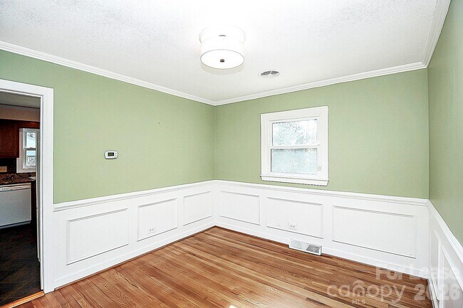 Building Photo - 121 Marshdale Ave SW
