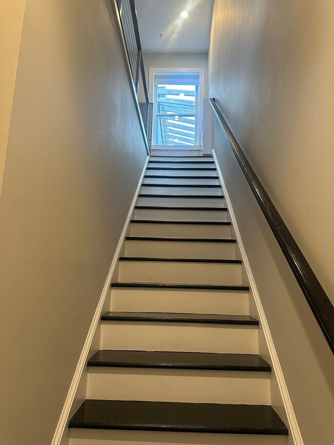 Building Photo - Modern 2 Bedroom, 2 Bathroom Penthouse with Parking in Historic LeDroit Park